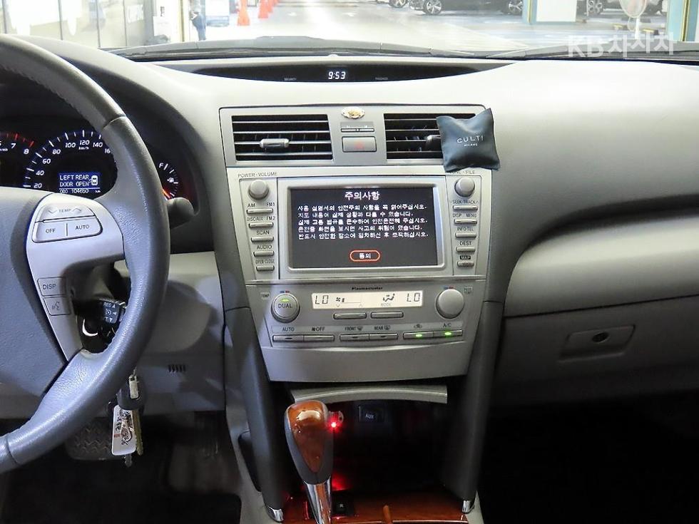 2010 - toyota camry
