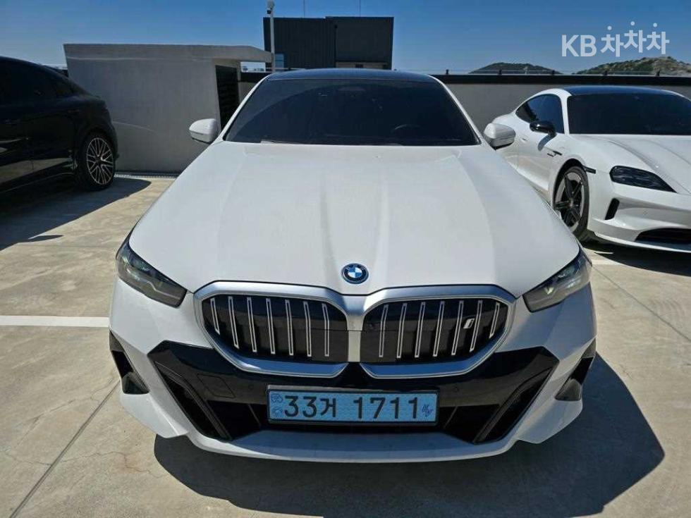 BMW i5