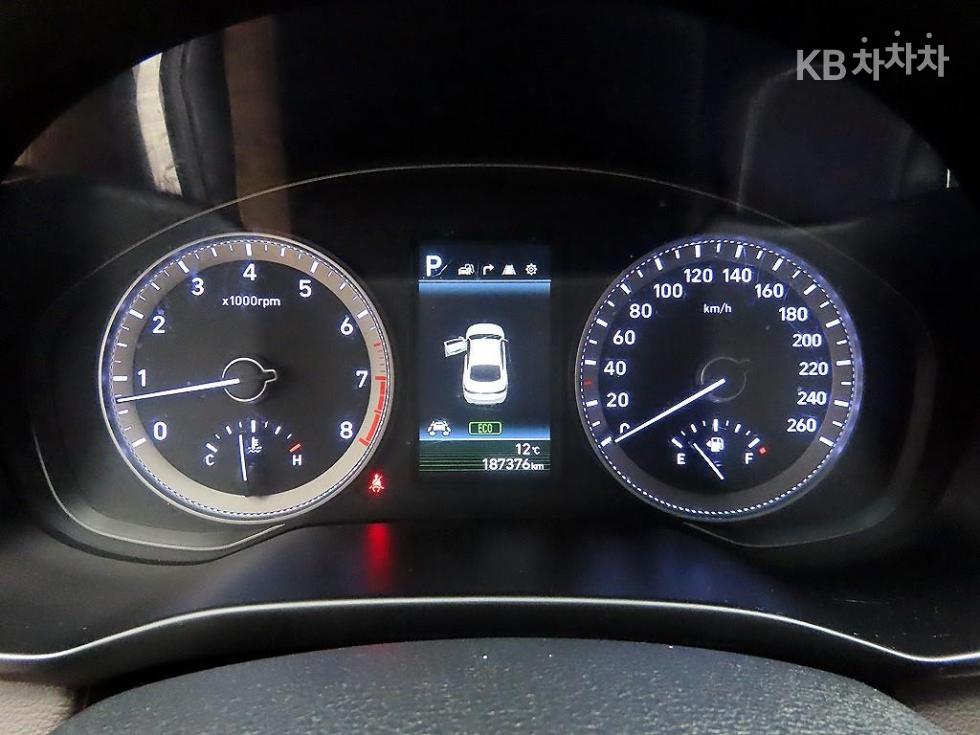 Hyundai Grandeur — miniaturë 9