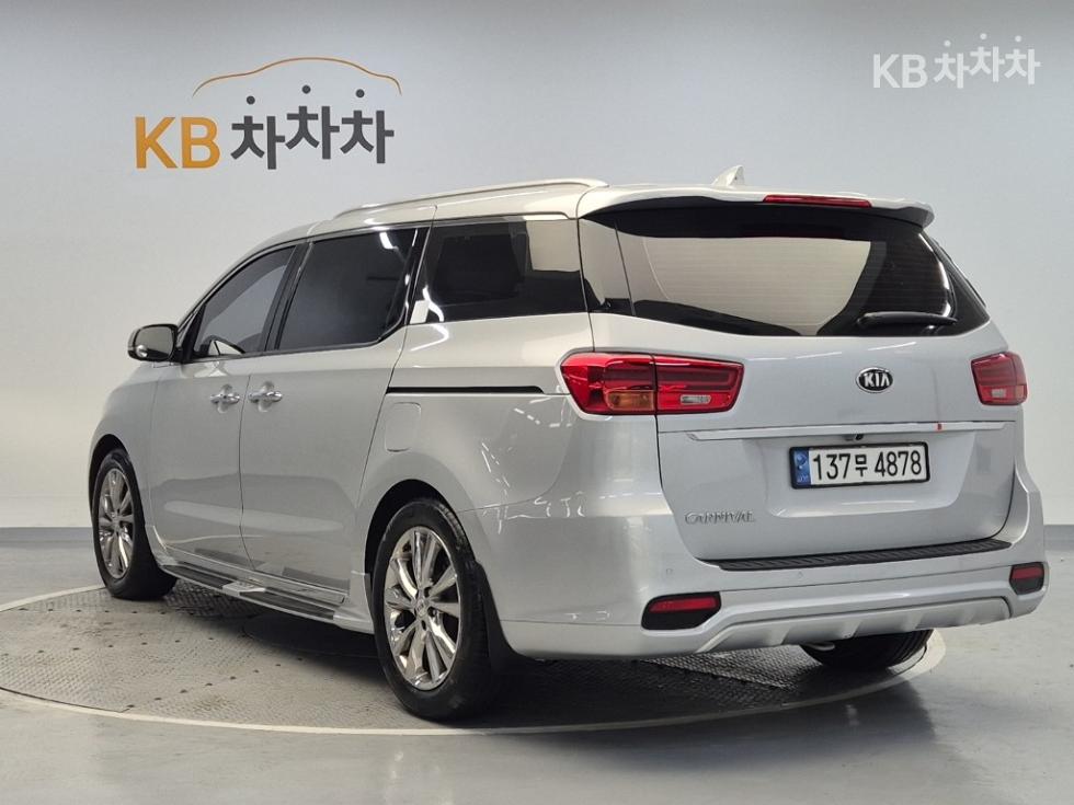 2019 - kia carnival