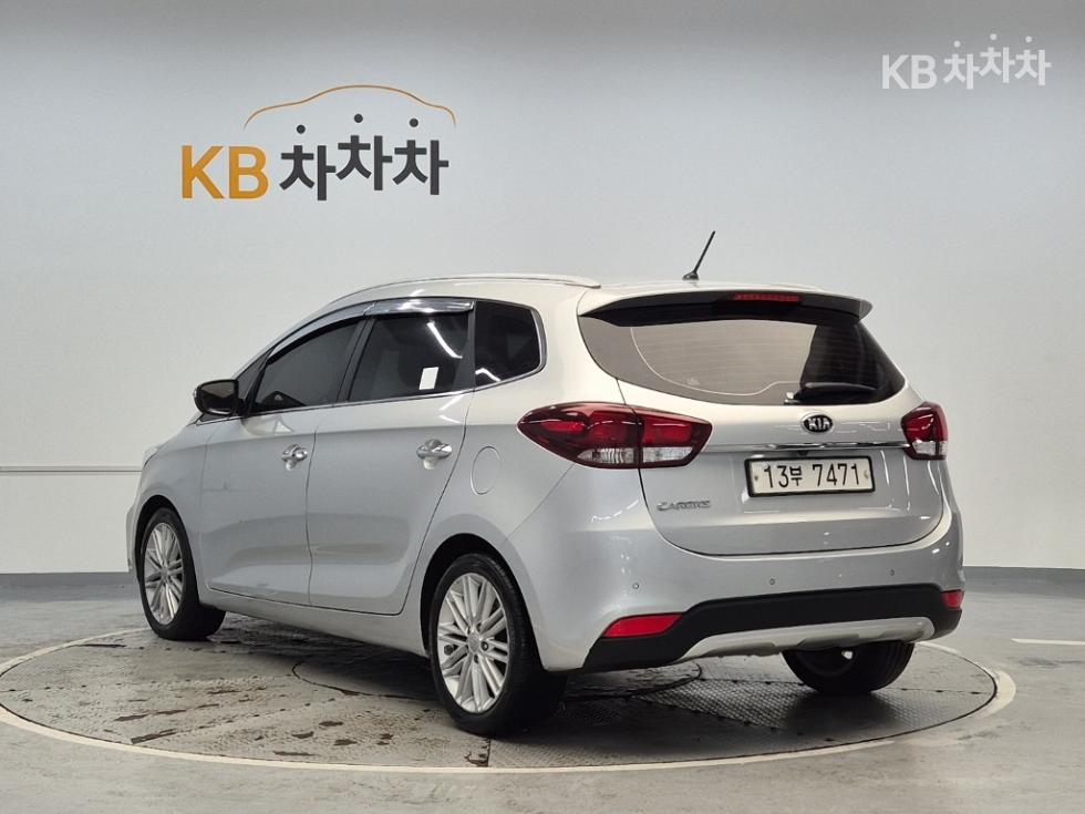 2017 - kia carens