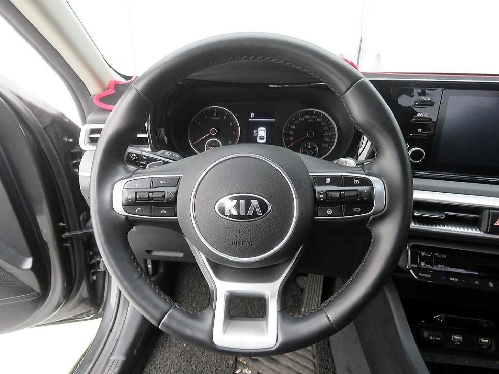 2021 - kia k5