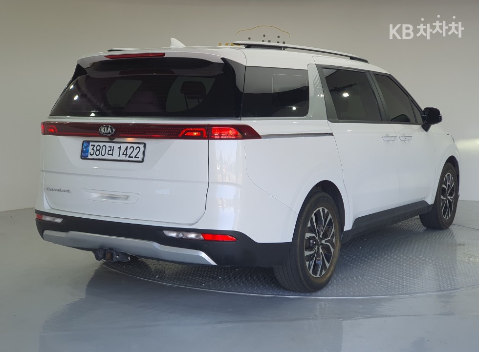 2021 - kia carnival