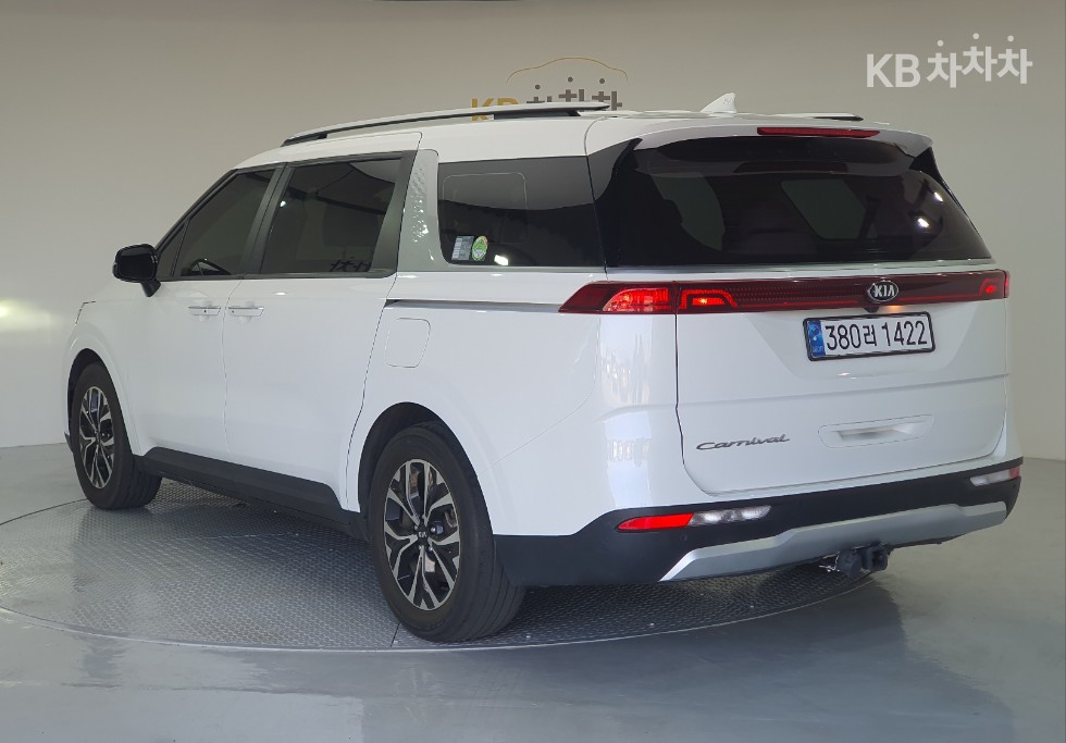 2021 - kia carnival
