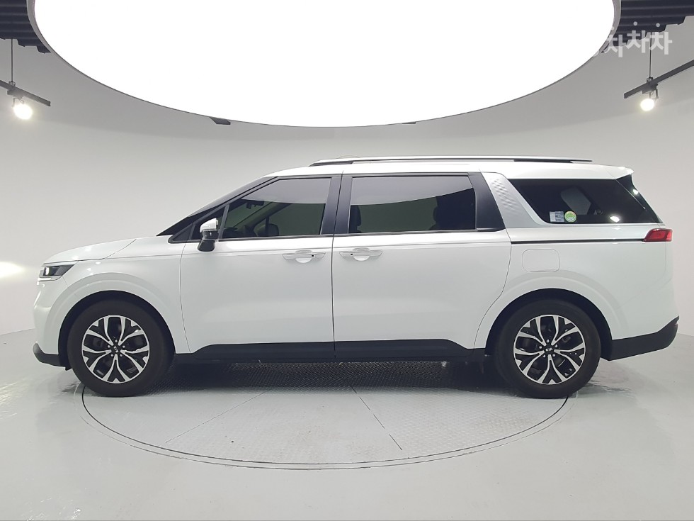 2021 - kia carnival