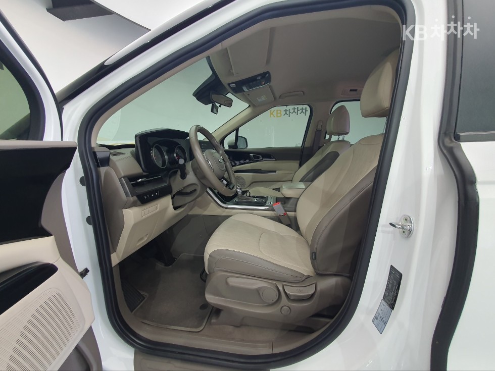 2021 - kia carnival