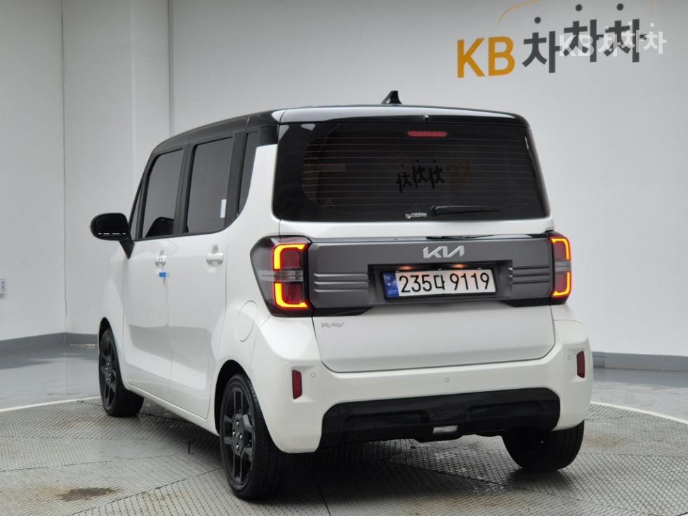 2023 - kia kia