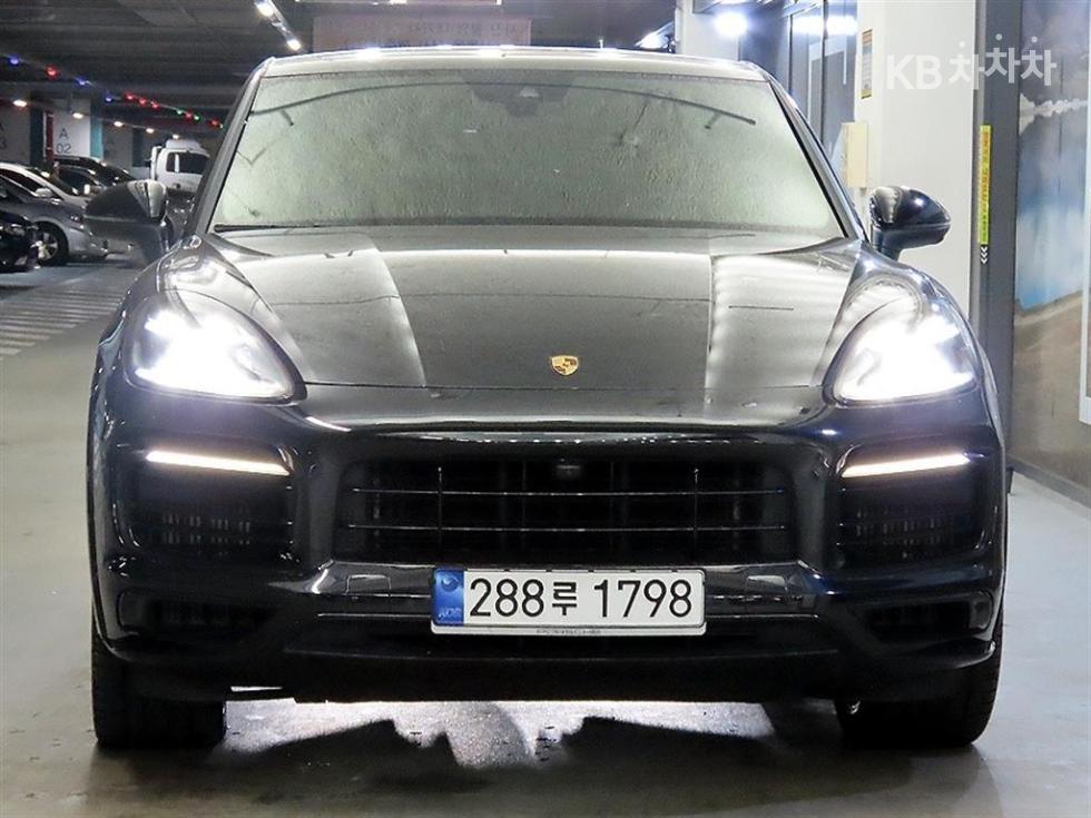 2020 Porsche (9Y0) photo