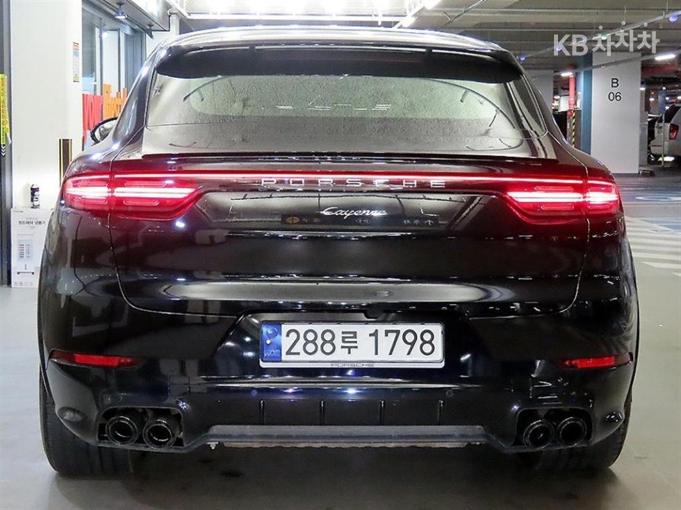 2020 Porsche (9Y0) photo