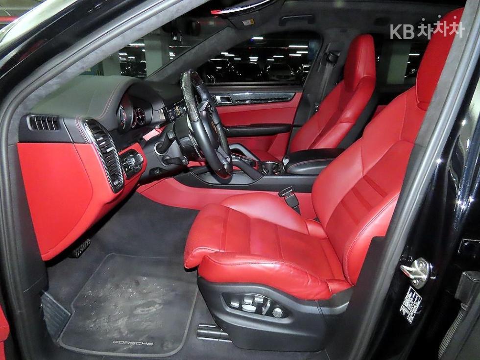 2020 Porsche (9Y0) photo