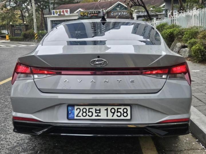 Hyundai Avante CN7 1.6 Gasoline Modern 5