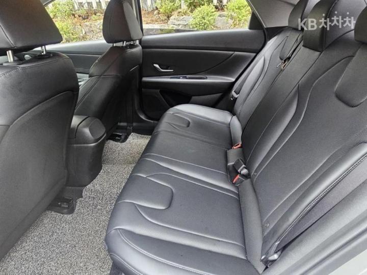Hyundai Avante CN7 1.6 Gasoline Modern 9