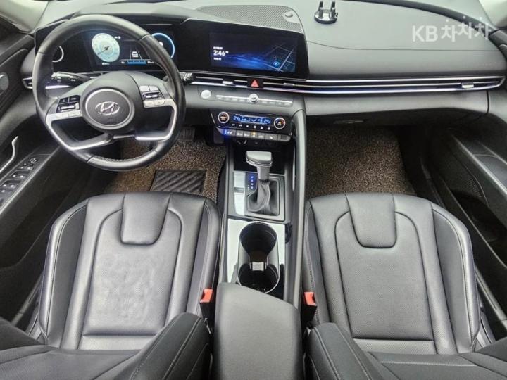 Hyundai Avante CN7 1.6 Gasoline Modern 10