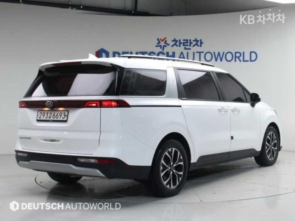 2021 - kia carnival