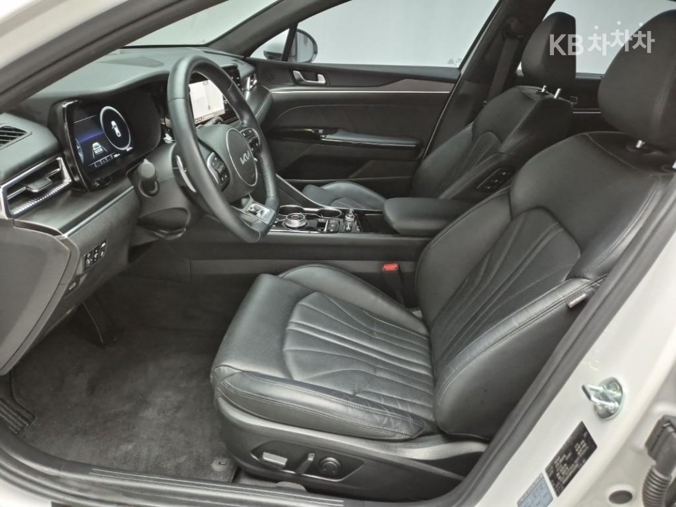 2023 - kia k5