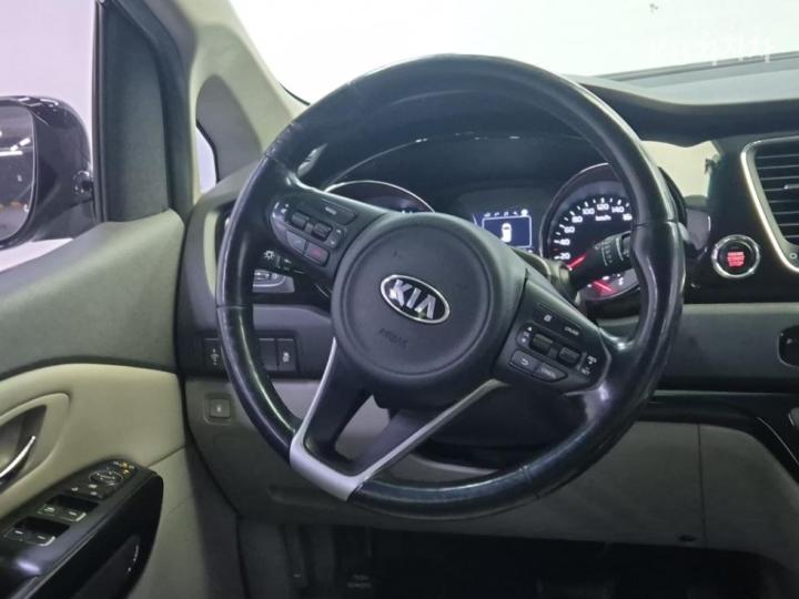 Kia Carnival 2.2 Diesel Prestige 10