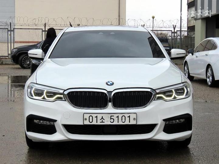 BMW 5 Series G30 530i xDrive M Sport Plus 2