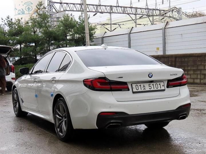 BMW 5 Series G30 530i xDrive M Sport Plus 4