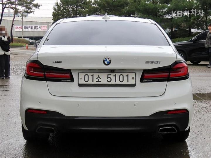 BMW 5 Series G30 530i xDrive M Sport Plus 5