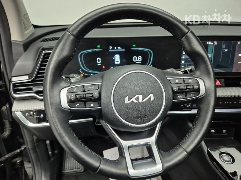2022 - kia sportage