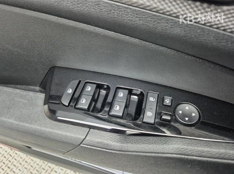2022 - kia sportage