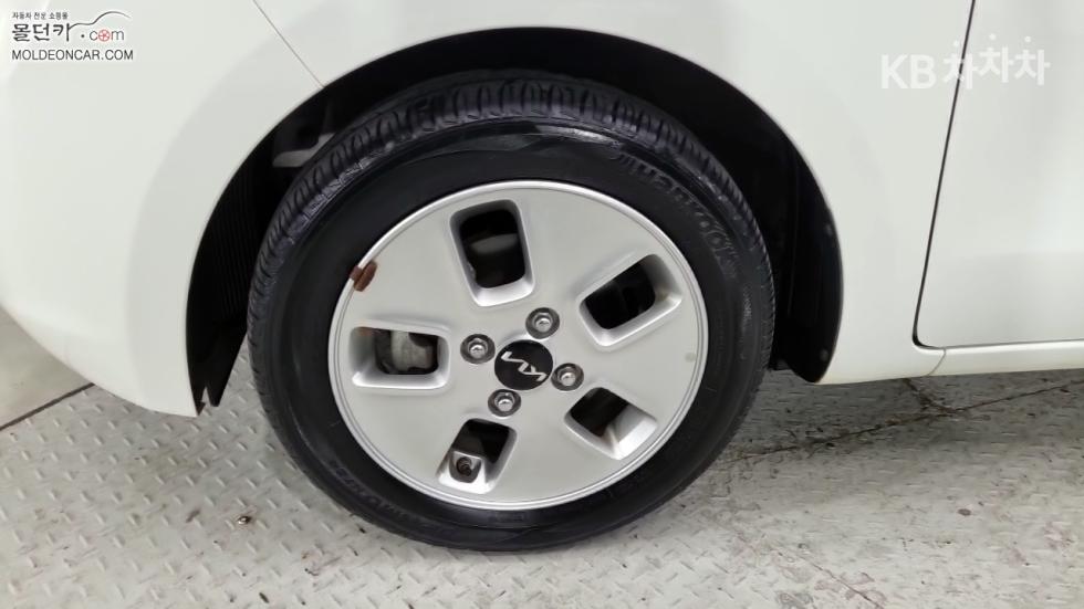 2022 - kia ray