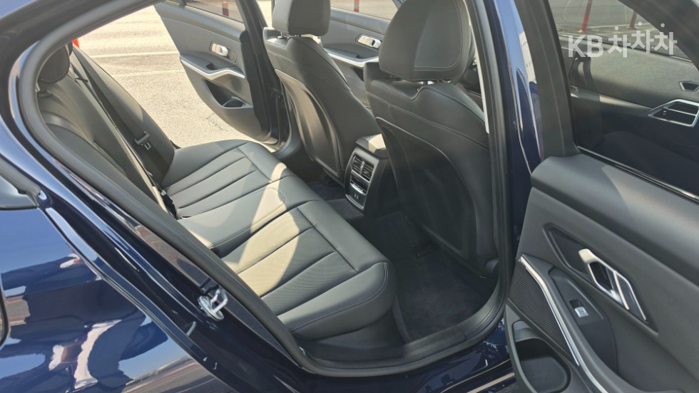 2025 - bmw 3 series