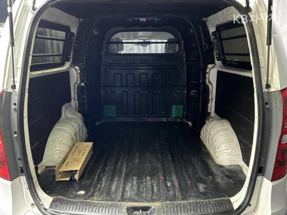 2018 - hyundai grand starex