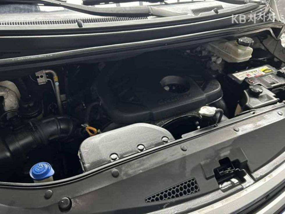 2018 - hyundai grand starex