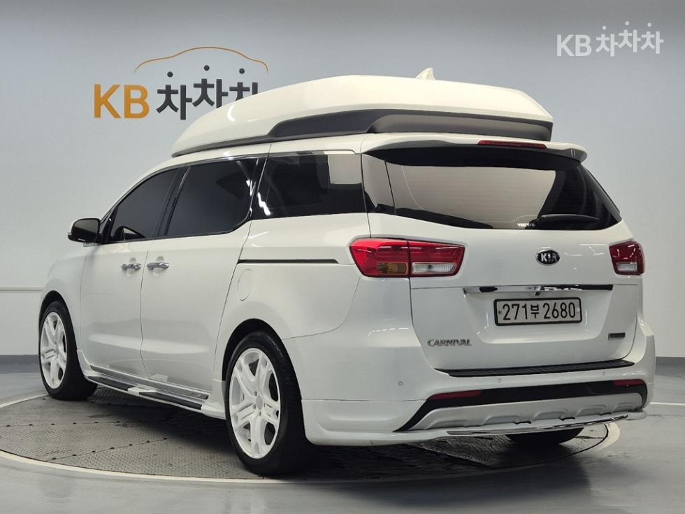 2018 - kia carnival