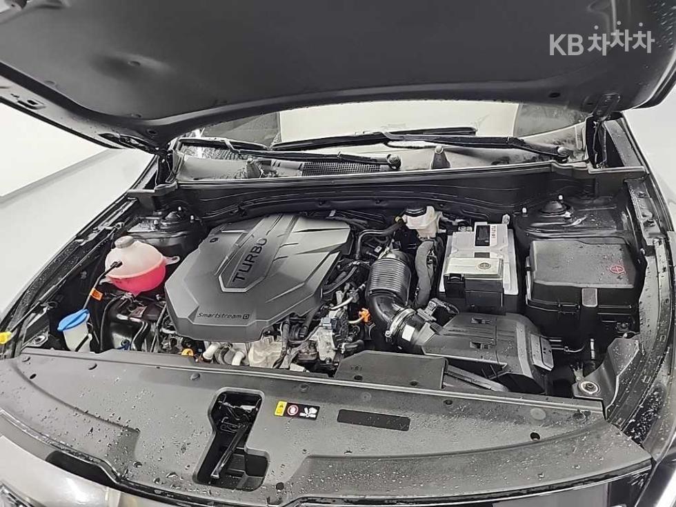 2023 - kia sportage