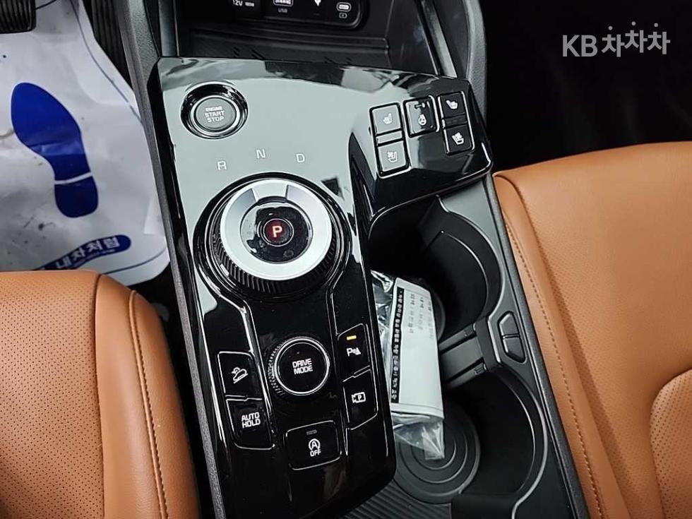 2023 - kia sportage