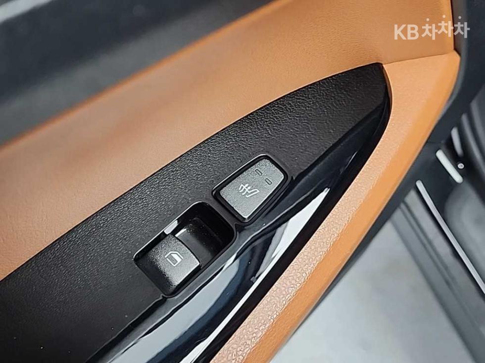 2023 - kia sportage