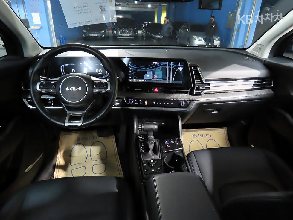 2023 - kia sportage