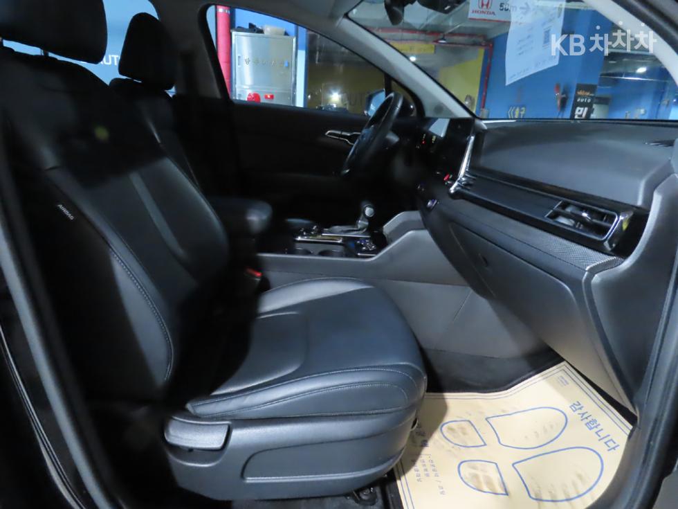 2023 - kia sportage
