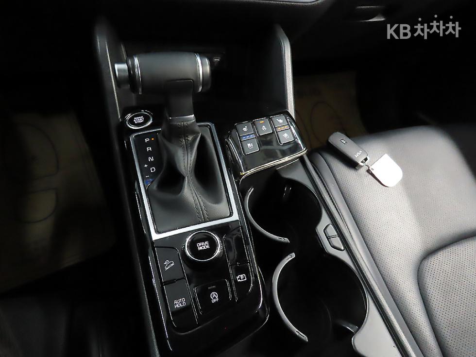 2023 - kia sportage