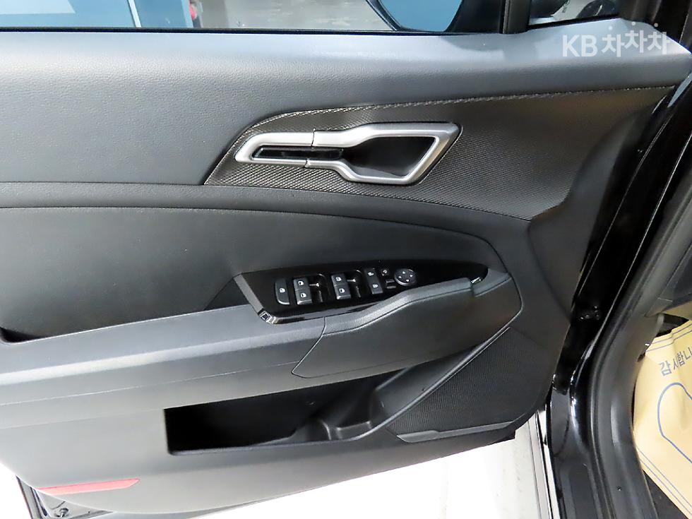 2023 - kia sportage