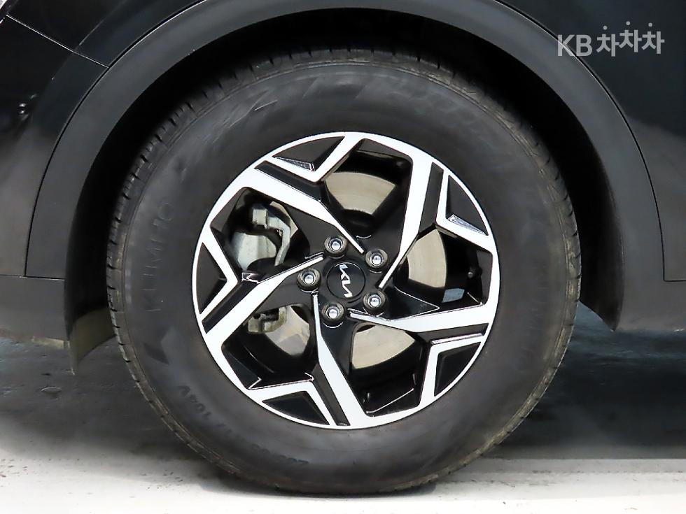 2023 - kia sportage