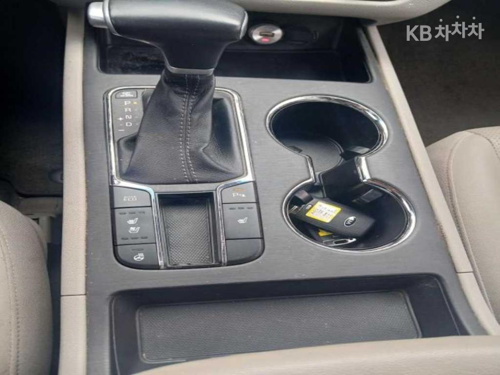 2020 - kia carnival