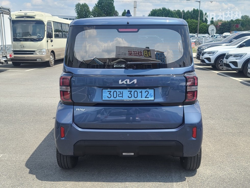 2025 - kia kia