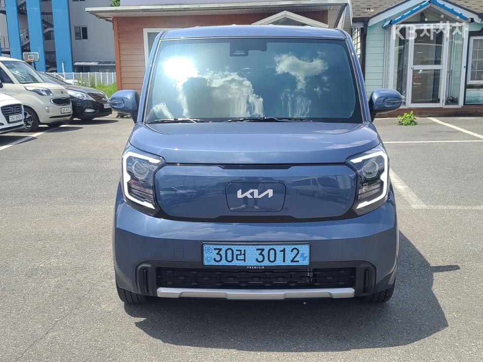 2025 - kia kia