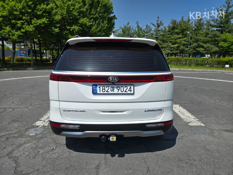 2021 - kia carnival