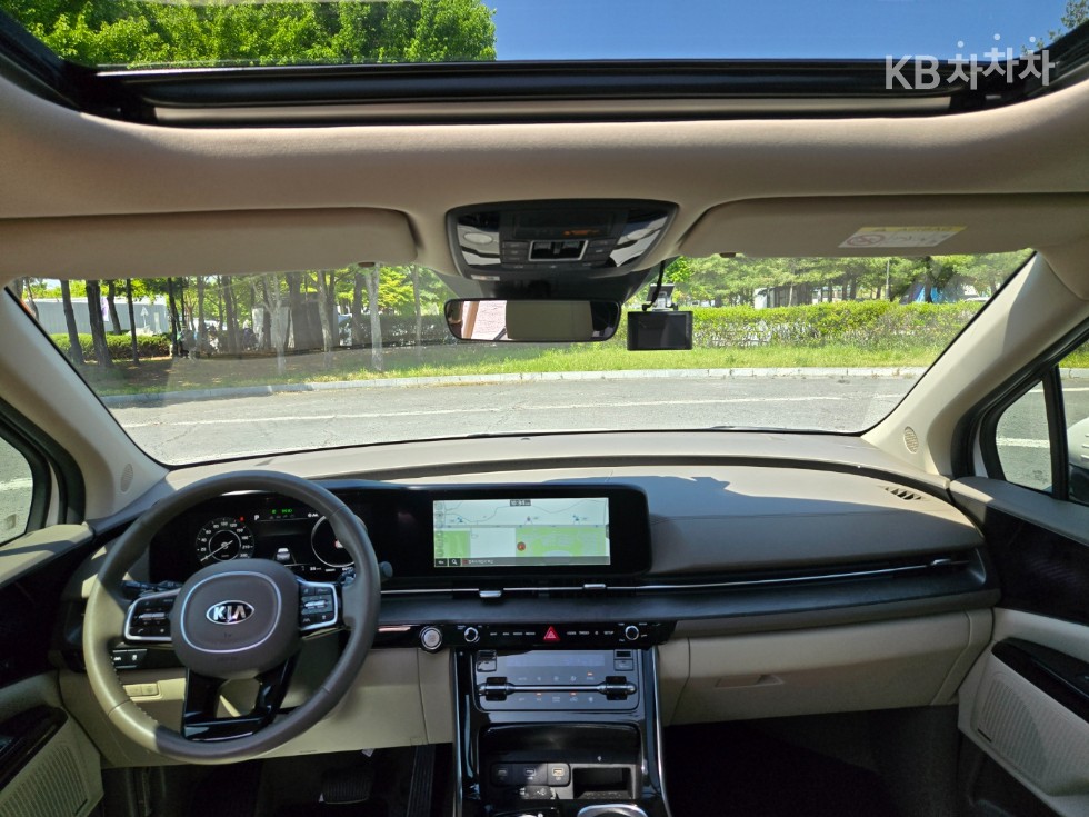 2021 - kia carnival