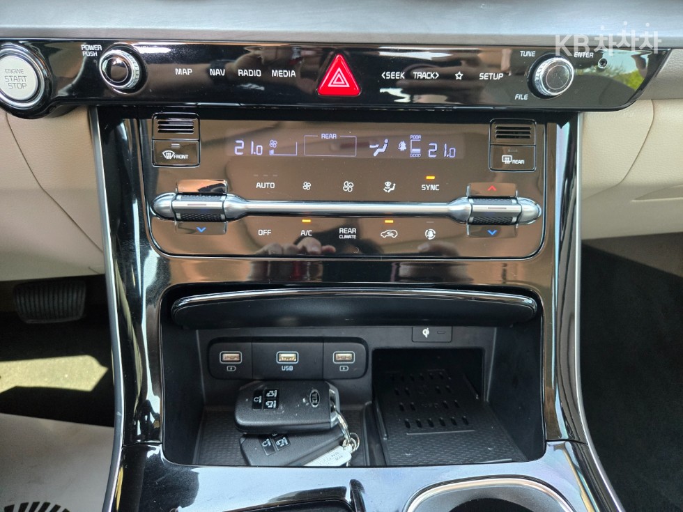 2021 - kia carnival