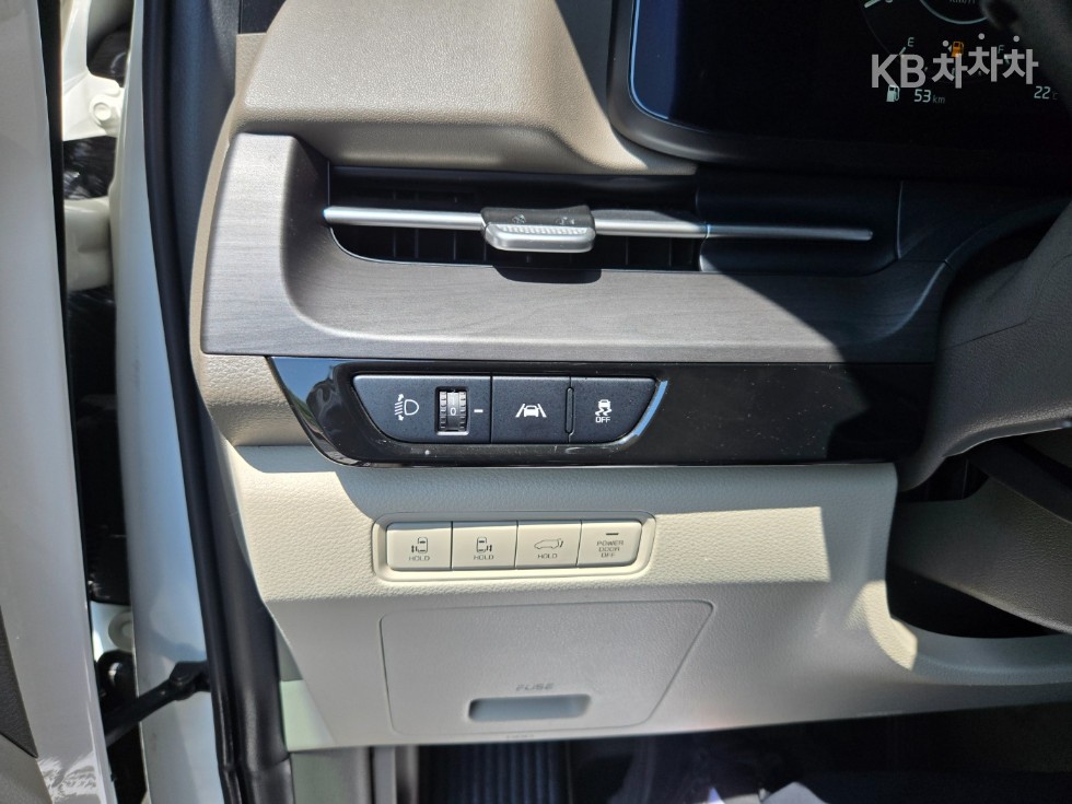 2021 - kia carnival