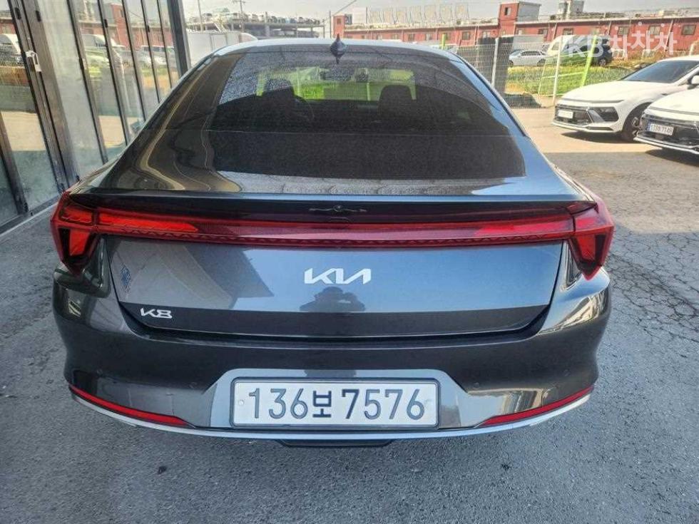 Kia K8 — miniaturë 4