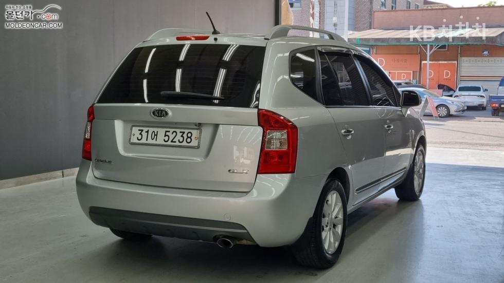 Kia Carens — miniaturë 2