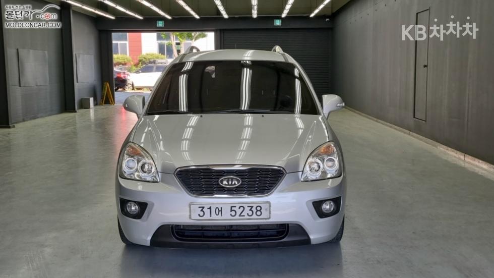 Kia Carens — miniaturë 3