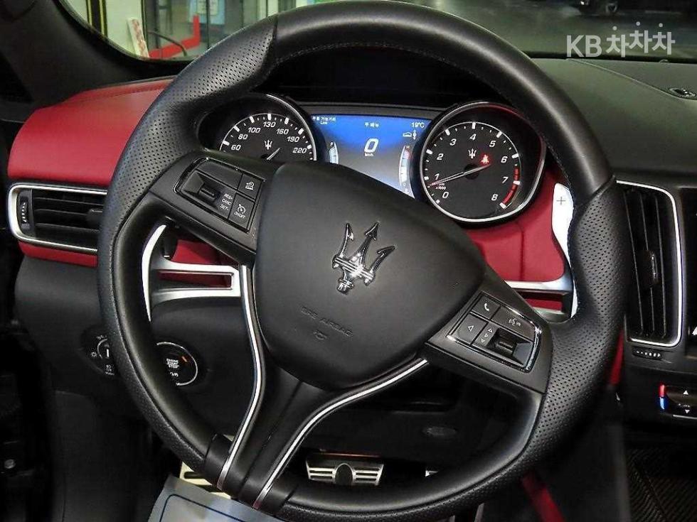 2021 Maserati Used Car photo