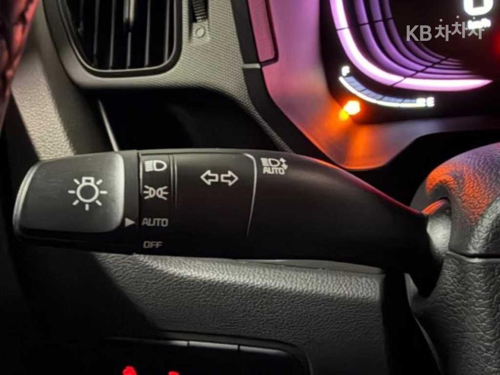 2023 - kia kia